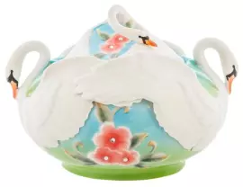 Супница из фарфора "Лебеди"