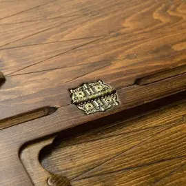 Шахматный стол из бука "Узорный" резной, с шахматами и нардами Шахматный стол из бука "Узорный" резной, с шахматами и нардами