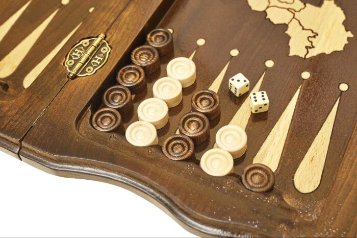 Carved chess, backgammon and checkers made of beech "Mountain peaks" small, with a handle