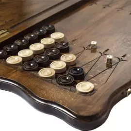 Резные нарды из бука "Лев с добычей"