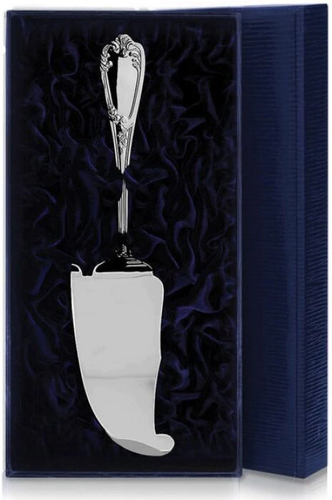 Silver spatula for Prestige cake