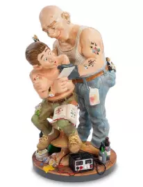 Статуэтка "Тату-мастер"