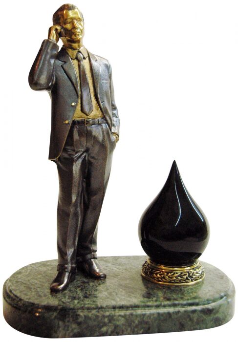 Bronze statuette "Employee of the oil industry"