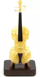 Статуэтка из янтаря "Скрипка"