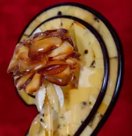 Панно из янтаря "Цветок"