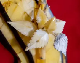 Панно из янтаря "Цветок"