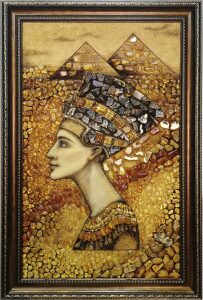 The painting of amber "Nefertiti"