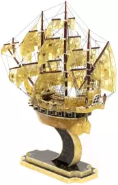 Сувенир из янтаря "Галеон"