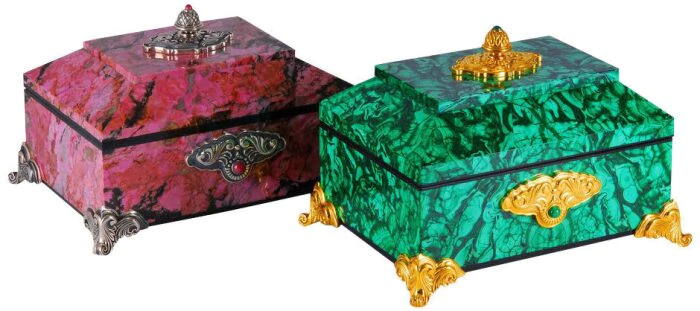 Casket made of malachite "Fabulous East"
