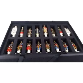 Коллекционные фарфоровые шахматы "Александр Невский"