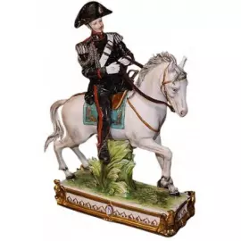 Скульптура "Карабинер" разноцветная