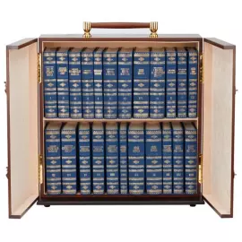 Коллекция книг к 23 февраля в деревянном ларце