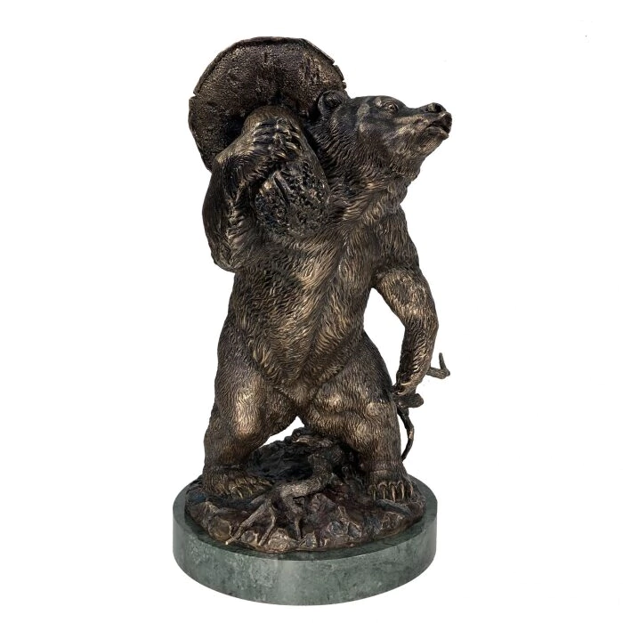 The author's bronze sculpture "Bear with mushroom"