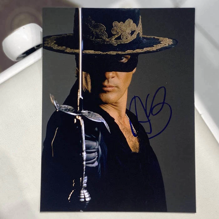 Autographed photo of actor Antonio Banderas