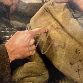 Фотография из к/ф "Враг у ворот" с автографом актёра Джуда Лоу