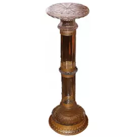 Колонна прозрачная с золотой отделкой