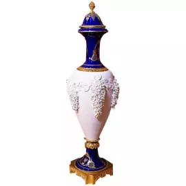 Vase "Flowers" in the color white sponge cake