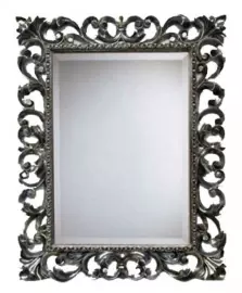 Зеркало в рамке  серебристого цвета