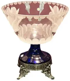 Чаша белая на синей серебряной подставке Чаша белая на синей серебряной подставке