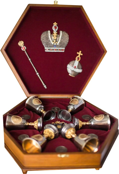Imperial Hexagon Vodka Set with crown