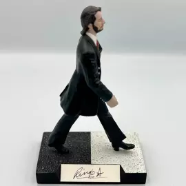 Коллекционная статуэтка с автографом музыканта Ринго Старр