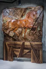 Панно из массива ореха, сапеле и янтаря "Леонардо"