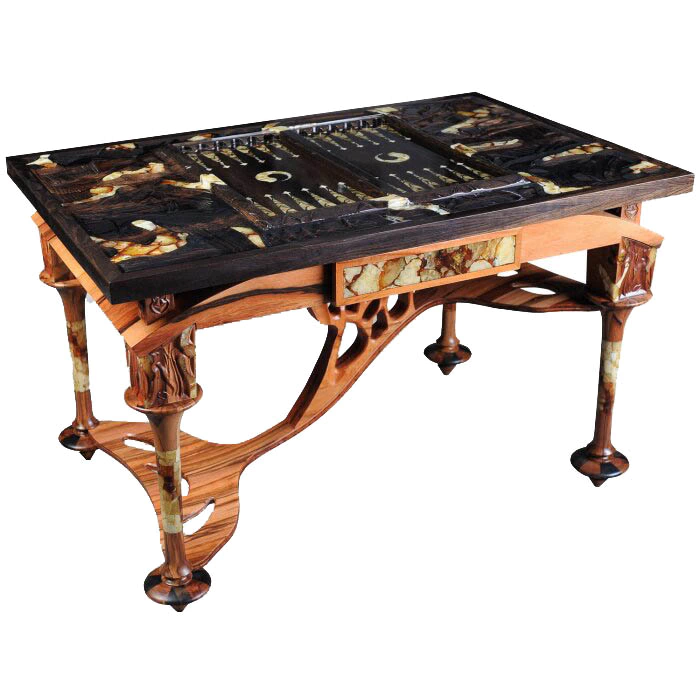 Louvre backgammon headset with amber inlay