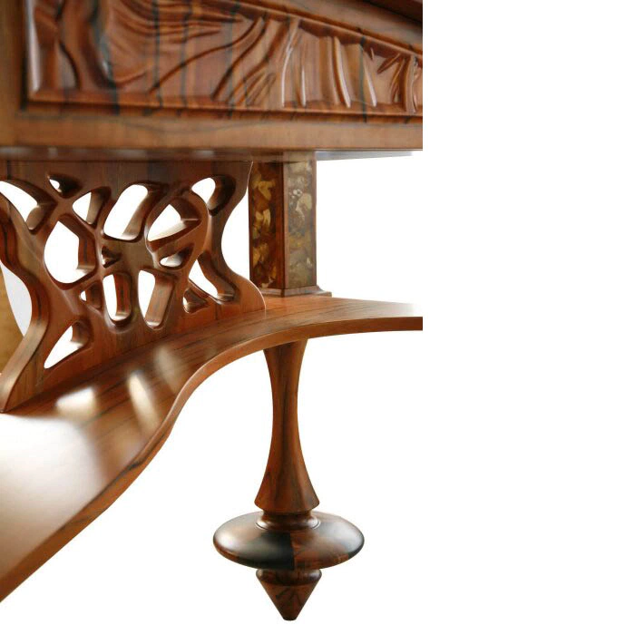 Louvre backgammon headset with amber inlay