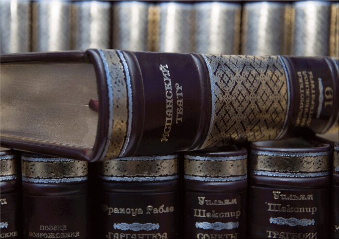 Gift books "Library of Foreign Literature" by Robbat mogano (100 volumes)