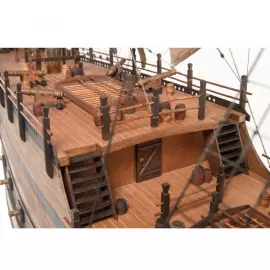 Эксклюзивный мини бар "Голландский бриг XVIII века" из драгоценных пород дерева