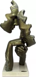 Скульптура "Ласка" (Caress)
