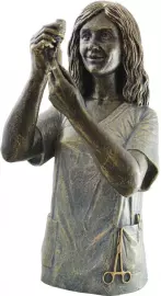 Скульптура "Медсестра" (Nurse)