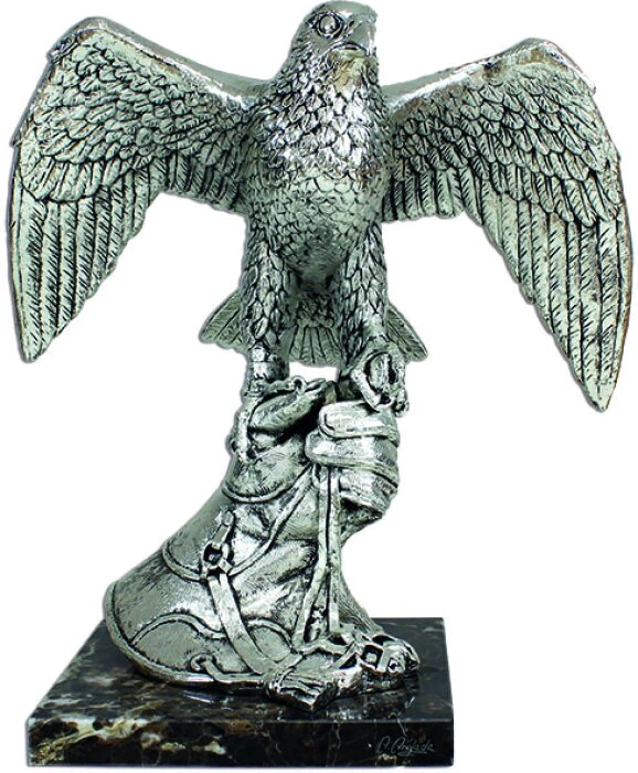 Скульптура "Ястреб на руке" посеребрение (Falcon on hand, silvering)