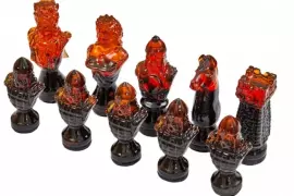 Шахматные фигуры из янтаря средние "Сказочные" для доски 50*50
