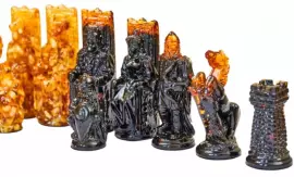 Шахматные фигуры из янтаря большие "Резные" для ларца 50*50