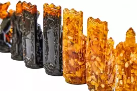 Шахматные фигуры из янтаря большие "Резные" для ларца 50*50