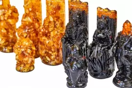 Шахматные фигуры из янтаря большие "Резные" для ларца 50*50