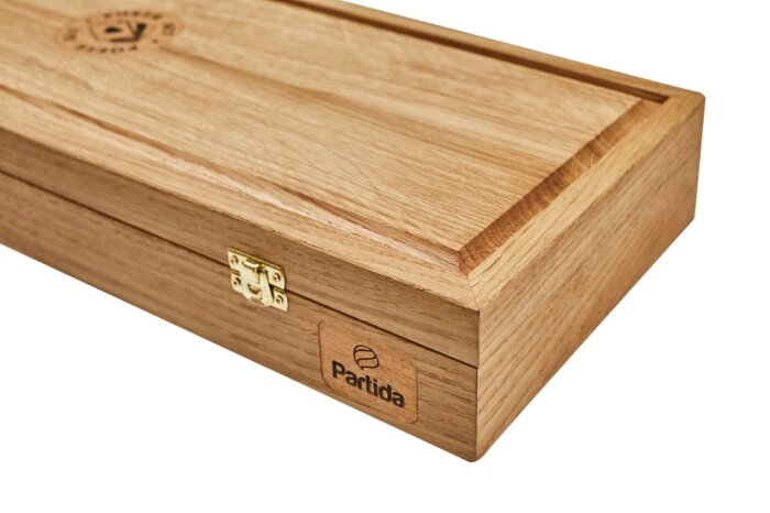 Oak case for 300 chips