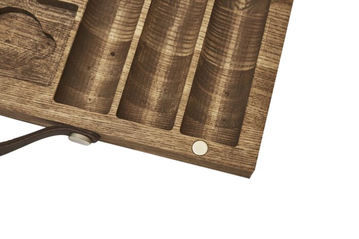Ash case with 300 poker chips