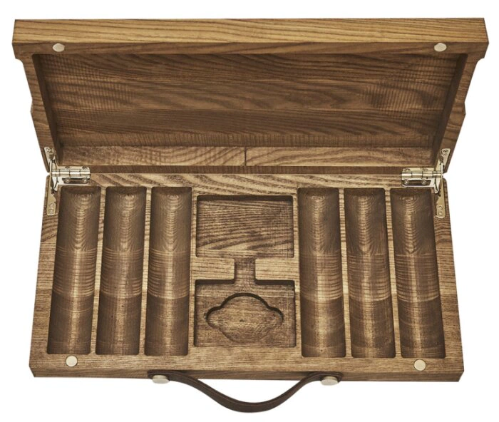Ash case with 300 poker chips