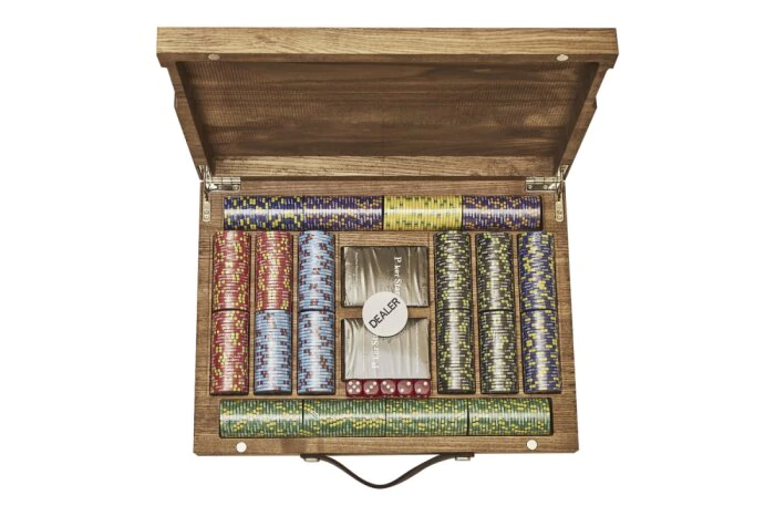 EPT Ceramic Poker Set with 500 chips in an ash case