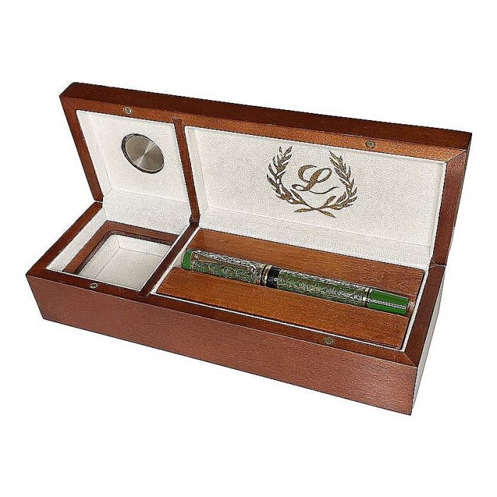 Fountain pen