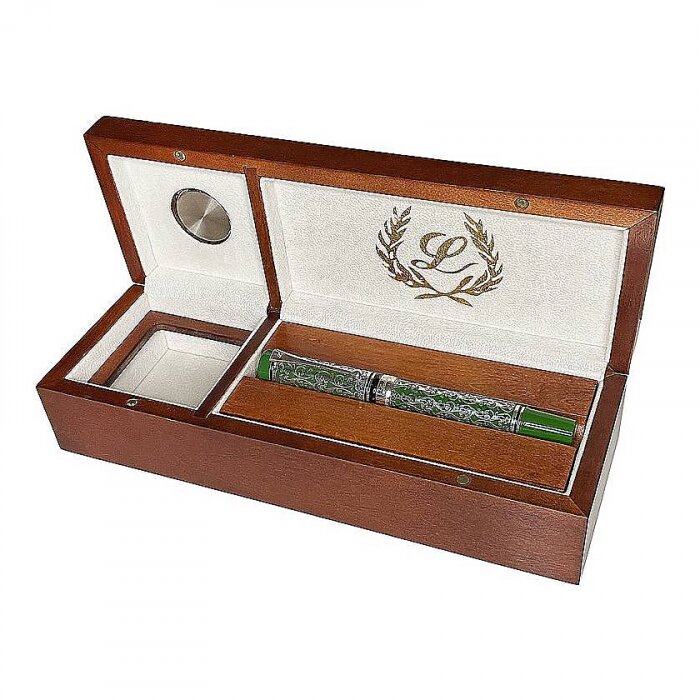 Fountain pen