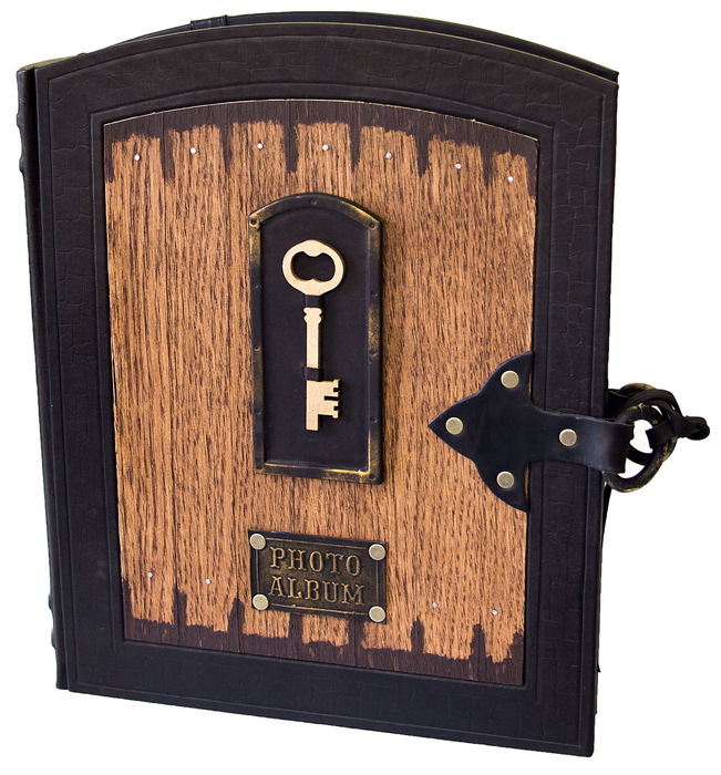 Leather-bound photo album "Behind seven locks" (brown), large