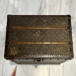 Дорожный сундук конца XIX века Louis Vuitton