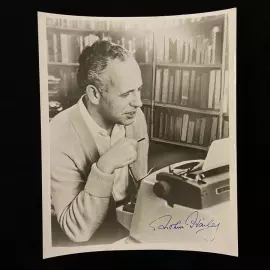 Фотография с автографом писателя Артура Хейли