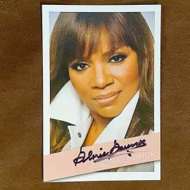 Фотография с автографом певицы Глории Гейнор