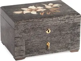 Шкатулка “Цветы” карельская береза