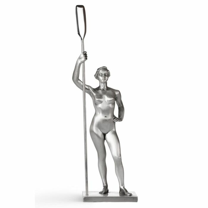 Statuette "Girl with a paddle"