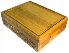 Настоящее "Русское лото" в резной шкатулке с бочонками из мореного ясеня "Кремль" Настоящее "Русское лото" в резной шкатулке с бочонками из мореного ясеня "Кремль"